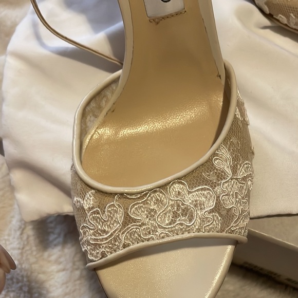 JIMMY CHOO
ANNIE WOMENS FLORAL LACE OPEN-TOE HEELS - Picture 10 of 11